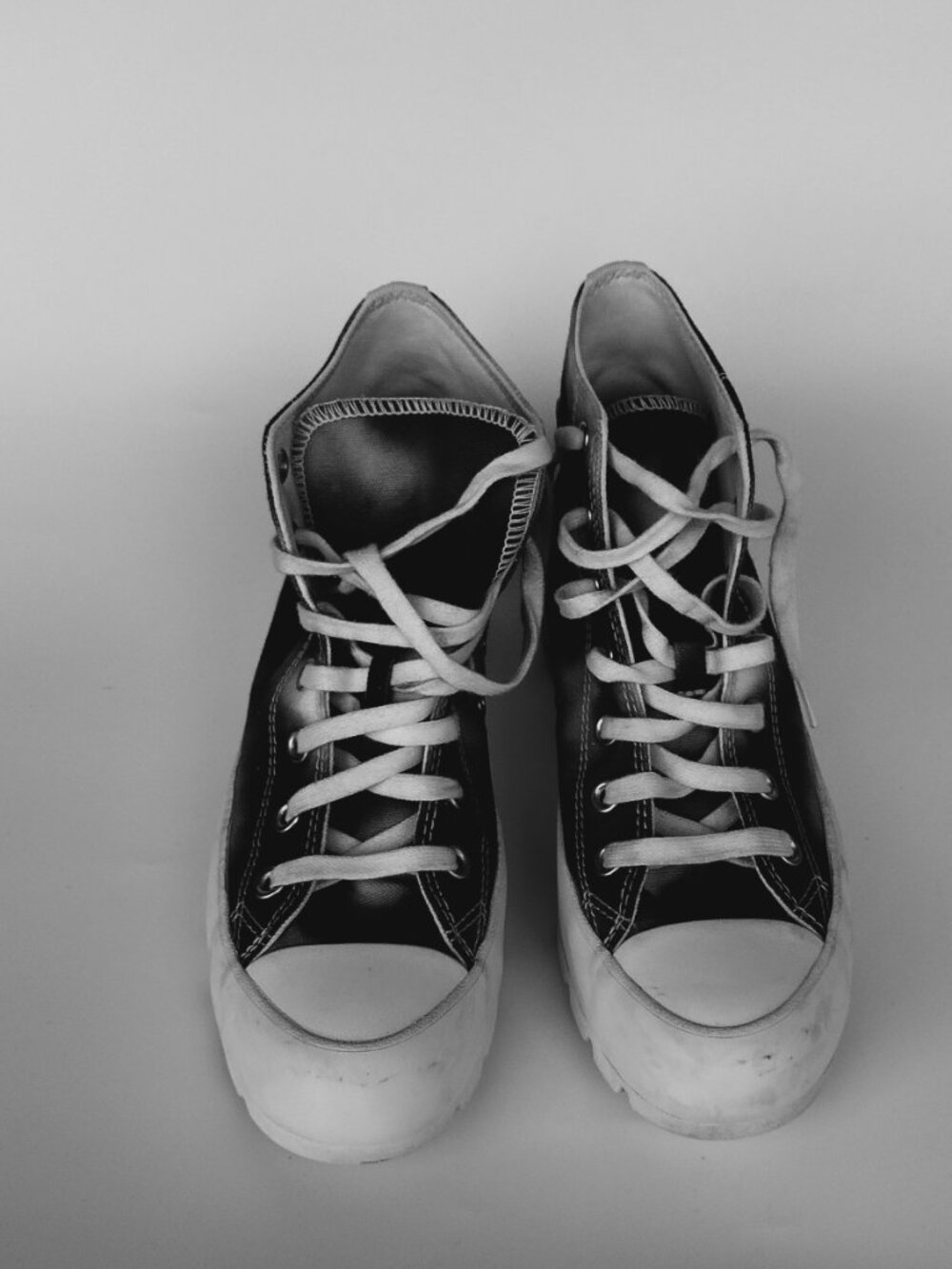 Converse Lugged HI Platform High Top Chuck Taylor Shoes Women’s Size 8 - Picture 4 of 6